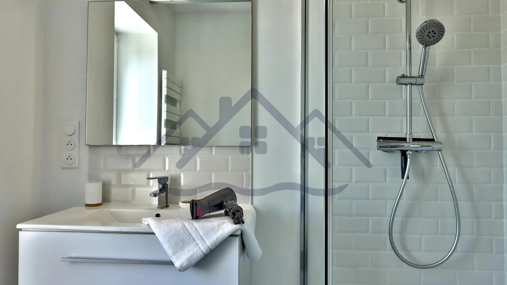 Localise - M26B - Les Belles Ames - Maison Renovee Avec Jardin Entierement Clos - Place De Parking Sur Le Terrain - Wifi Inclus - Draps Inclus - Animaux Bienvenus Guilvinec 0*,